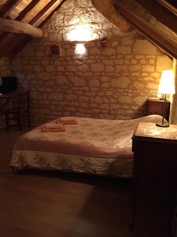ホテル Les Caves Ambillou-Château エクステリア 写真