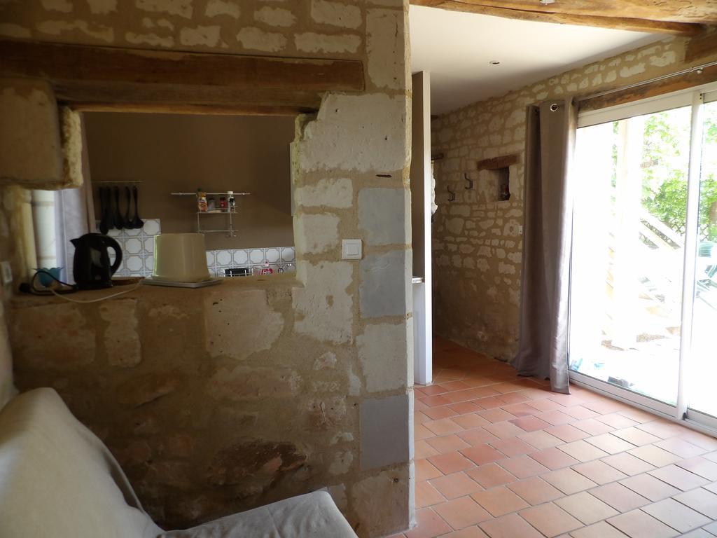 ホテル Les Caves Ambillou-Château エクステリア 写真